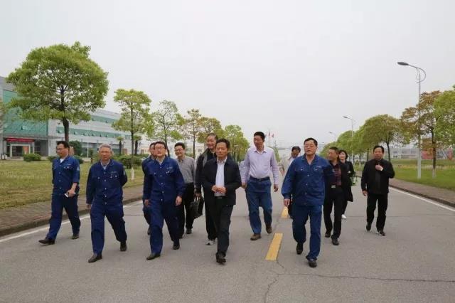嘉兴市人大调研组一行来best365官方网站考察调研！
