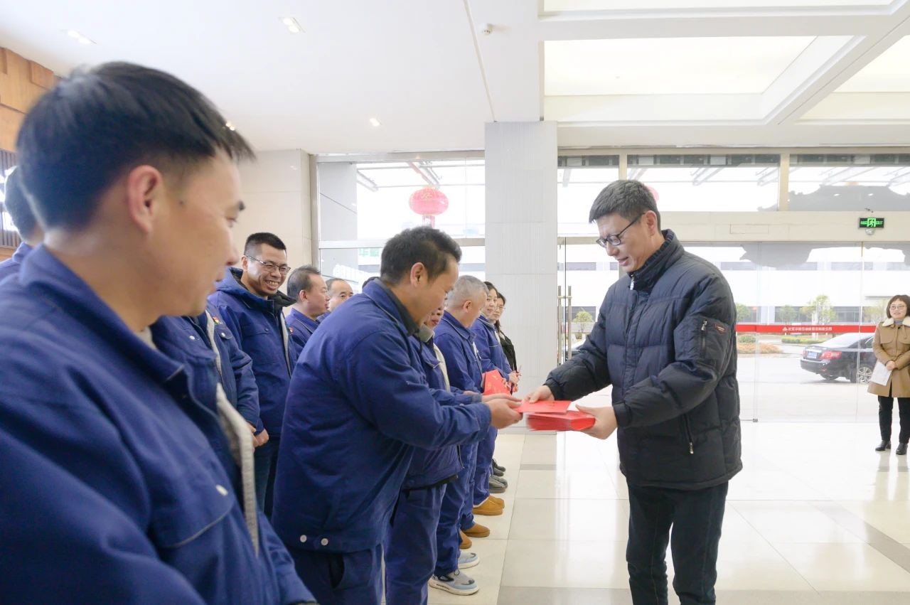 景德镇市副市长、高新区党工委书记罗文军来公司走访慰问